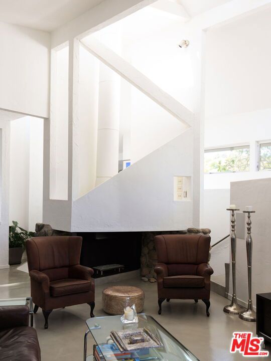 14622 Valley Vista Boulevard, Sherman Oaks CA: https://media.crmls.org/mediaz/af29eaf7-1a73-42eb-a6cd-5c48fa7873c5.jpg