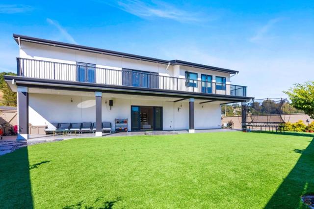 1016 Escalero Avenue, Pacifica CA: https://media.crmls.org/mediaz/af2abd1d-693f-4f44-a20c-1bd3ebf118d6.jpg