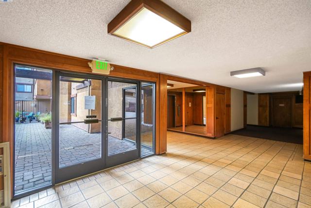 Image 4 of 55 For 26937 Hayward Blvd  217