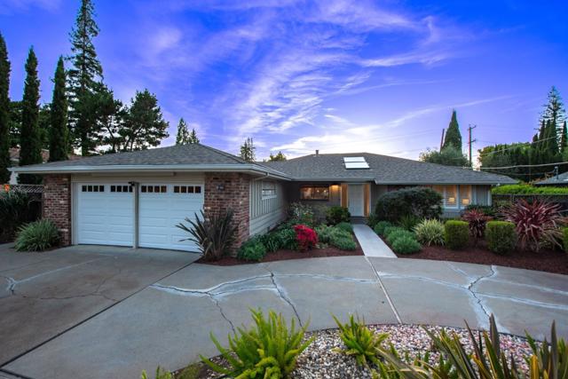 171 E Creek Drive, Menlo Park CA: https://media.crmls.org/mediaz/af2be51e-4bdb-40fa-99f5-2d5af7dc5dc7.jpg