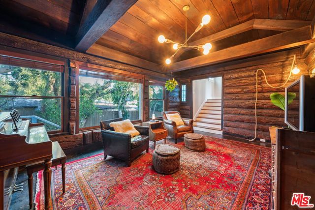 646 N Dillon Street, Los Angeles CA: https://media.crmls.org/mediaz/af2d0fb3-3cdb-4cee-b7b5-eaa837d66e6d.jpg