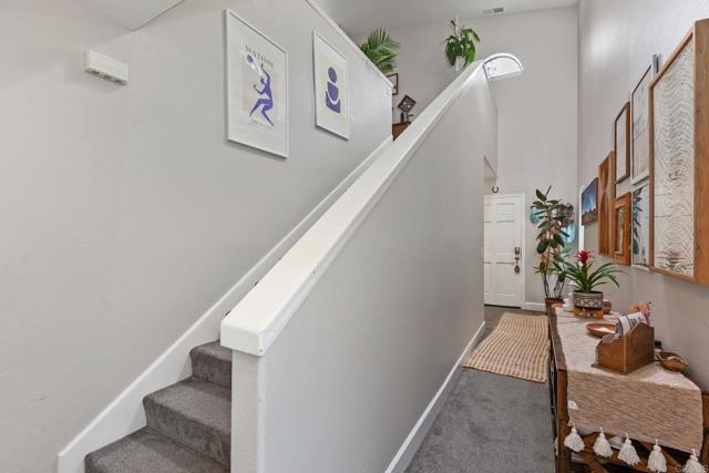 Detail Gallery Image 3 of 36 For 4556 Cove Dr, Carlsbad,  CA 92008 - 3 Beds | 3 Baths