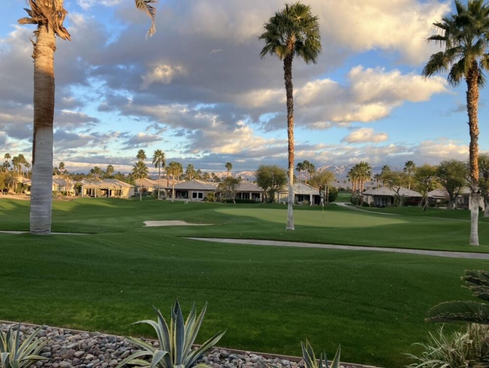 https://media.crmls.org/mediaz/af2d4b4d-4d99-4b08-a7a1-085a13a362c0.jpg?preset=X-Large