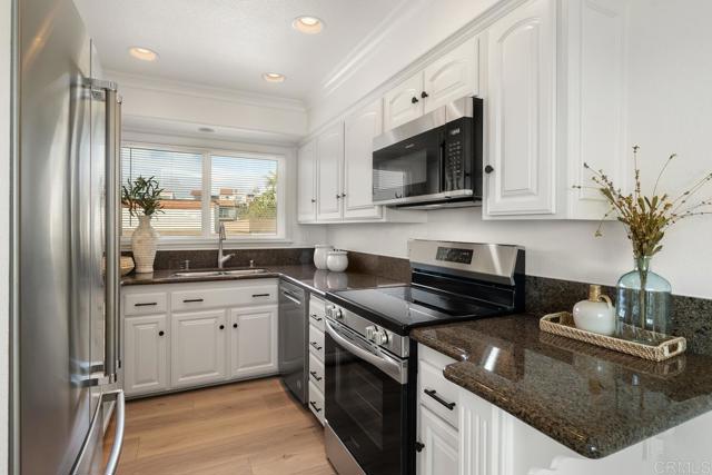 Detail Gallery Image 12 of 43 For 3618 Calle Casino, San Clemente,  CA 92673 - 3 Beds | 2/1 Baths