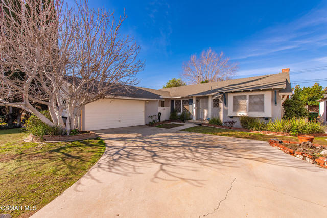 7945 Variel Avenue, Canoga Park CA: https://media.crmls.org/mediaz/af2dbb7d-0c6e-4bbe-bc7c-3ecc56dfdef8.jpg