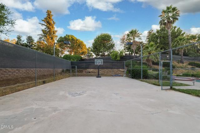 Detail Gallery Image 55 of 70 For 652 Stonebrook St, Simi Valley,  CA 93065 - 4 Beds | 2/1 Baths