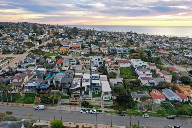 4545 Newport Ave, San Diego CA: https://media.crmls.org/mediaz/af2e0f28-ef5f-456a-bdec-be3cc22aebae.jpg