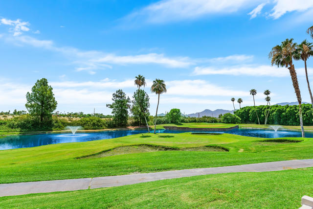187 Kavenish Drive, Rancho Mirage CA: https://media.crmls.org/mediaz/af2ebaf7-c902-49b0-acf8-0d0a8aca02a5.jpg