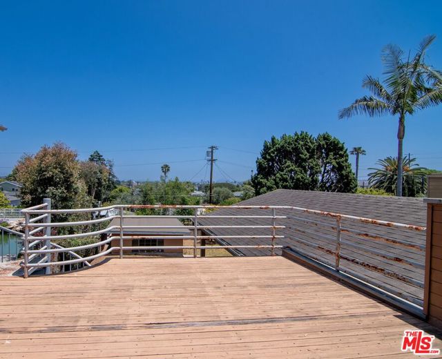3580 Mountain View Avenue, Los Angeles CA: https://media.crmls.org/mediaz/af2ecf7a-d3ef-4e74-94ea-bf747e494440.jpg