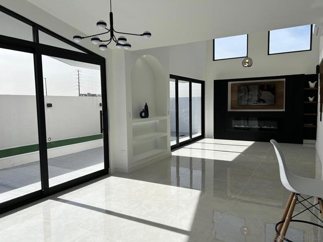 9357 Via del Fresno,  CA: https://media.crmls.org/mediaz/af2f44e4-da96-44c5-9d55-3352a83cb8cf.jpg