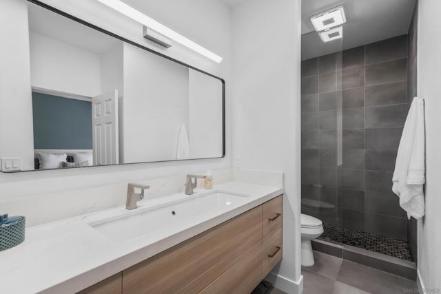 Image 33 of 44 For 923 Merlo Ct