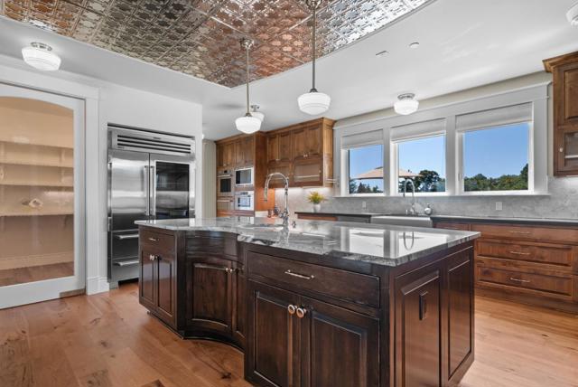 40 S Circle Drive, Santa Cruz CA: https://media.crmls.org/mediaz/af2fb640-02bb-4113-8e4e-f8d2aef3ae0c.jpg