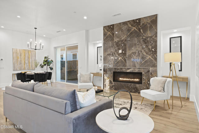 339 Toyon Court, Thousand Oaks CA: https://media.crmls.org/mediaz/af2fc6a8-9ea2-4e84-82fa-97d905c08112.jpg