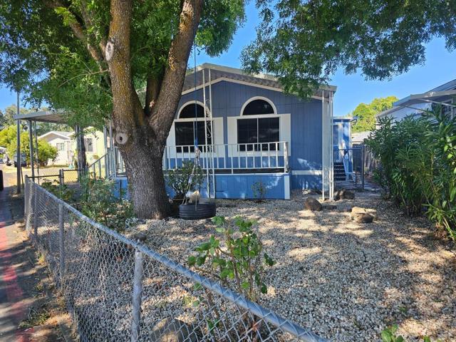 170 Sunset Circle, Vacaville CA: https://media.crmls.org/mediaz/af31073a-04c6-44fc-add0-0539dc5f3413.jpg