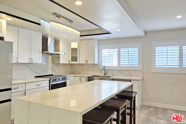 18130 Oxnard Street, Tarzana CA: https://media.crmls.org/mediaz/af323113-1ee1-4fe0-9853-e3c5fb042cbc.jpg