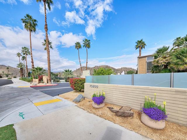 70100 Mirage Cove Drive, Rancho Mirage CA: https://media.crmls.org/mediaz/af32eaa2-eaf2-466b-bd08-a49657f69cb9.jpg