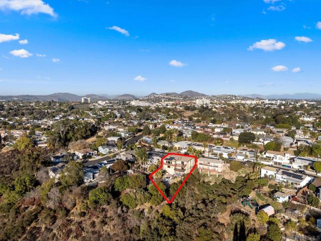 4810 Baylor Dr, San Diego CA: https://media.crmls.org/mediaz/af33ab75-b820-4c1d-a422-764fba748d55.jpg