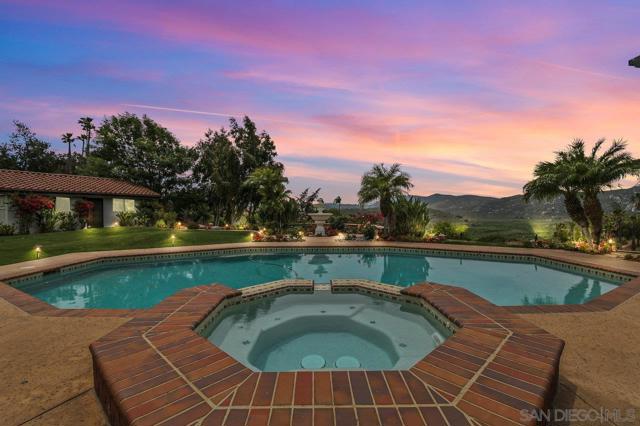 3609 Monte Real, Escondido CA: https://media.crmls.org/mediaz/af33b9b3-9ac8-4f65-837a-d73be9a2b310.jpg