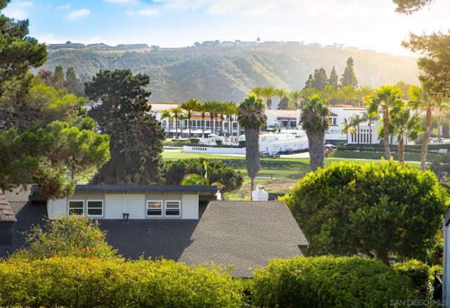 7325 Alicante Rd, Carlsbad CA: https://media.crmls.org/mediaz/af33db88-1f40-4e86-9883-5a9965672c1d.jpg