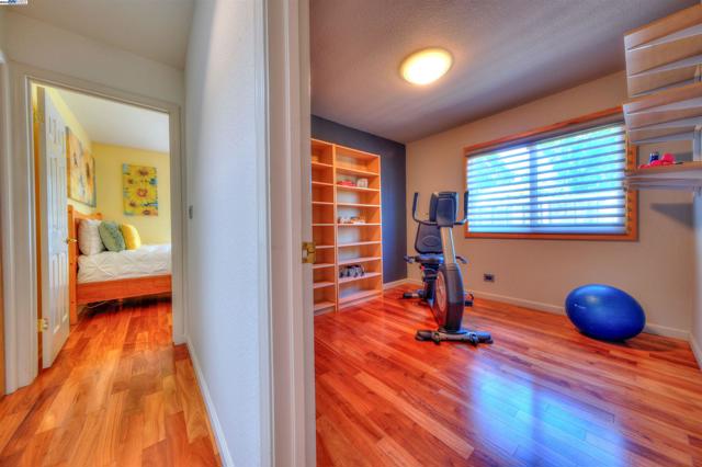6291 Calle Fuego, Pleasanton CA: https://media.crmls.org/mediaz/af35dbbd-0557-45a8-bd9e-1f73e9437495.jpg