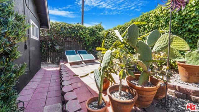 1237 Brian Street, Placentia CA: https://media.crmls.org/mediaz/af3617fb-854f-4ba9-9fba-fd1d47ca5580.jpg