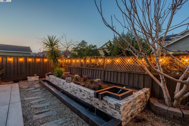 2239 Jessica Way, Tracy CA: https://media.crmls.org/mediaz/af369d6f-02d4-430e-94a8-58ebde7d7a40.jpg