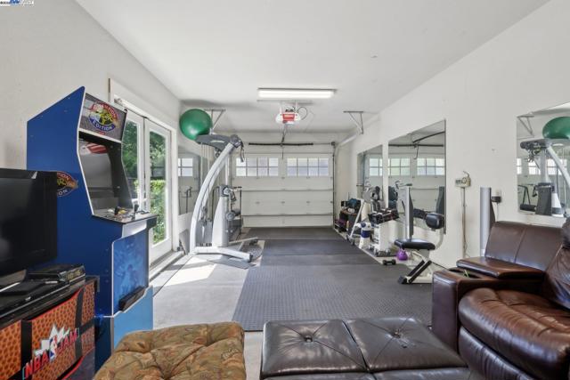 688 Danville Blvd, Danville CA: https://media.crmls.org/mediaz/af36ad74-757d-464a-b902-f2bb83f72890.jpg