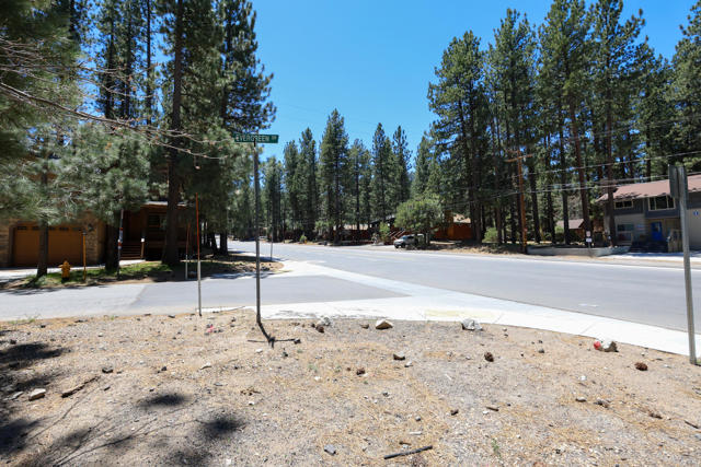 689 Summit Boulevard, Big Bear CA: https://media.crmls.org/mediaz/af36c043-2f37-41dc-a18c-5bae1ac9648b.jpg