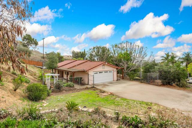 12313 Winter Gardens Dr, Lakeside CA: https://media.crmls.org/mediaz/af375f4d-b8eb-4ff0-9d35-8e567b862afa.jpg