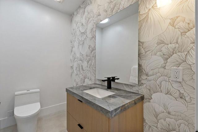 18071 Saratoga Los Gatos Road, Monte Sereno CA: https://media.crmls.org/mediaz/af376fc6-c803-49cc-ac54-a4265383ea8d.jpg