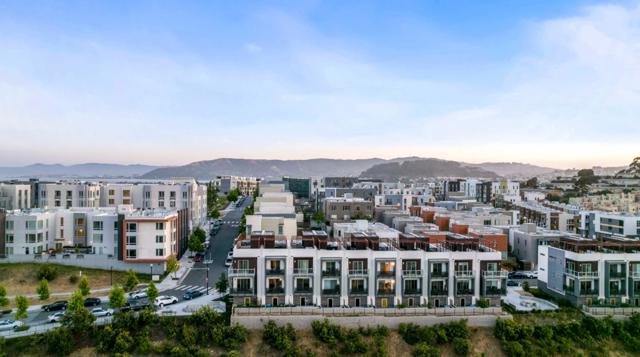 555 Innes Avenue, San Francisco CA: https://media.crmls.org/mediaz/af37aae4-71c7-4e14-ab82-310d97f1b4d8.jpg