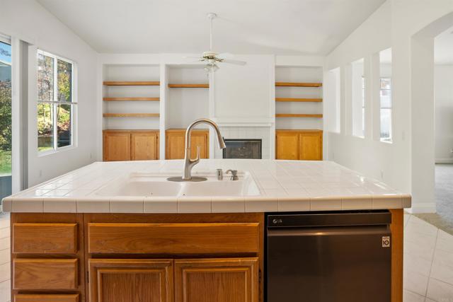 Detail Gallery Image 14 of 48 For 1 Corte Rossa, Lake Elsinore,  CA 92532 - 4 Beds | 2/1 Baths