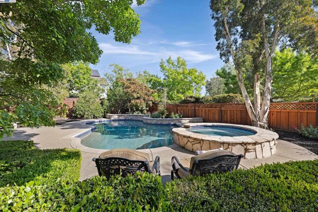 259 Alden Ln, Livermore CA: https://media.crmls.org/mediaz/af39db92-3b71-46fe-9255-688a0be01186.jpg