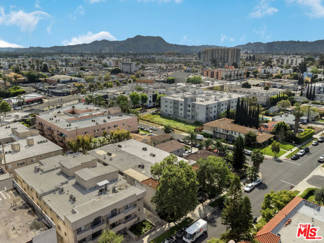 Image 18 of 21 For 5712 Camellia Avenue