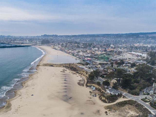 https://media.crmls.org/mediaz/af3a36e1-1851-4b96-9bfc-a0a72ee8a8fb.jpg?preset=X-Large