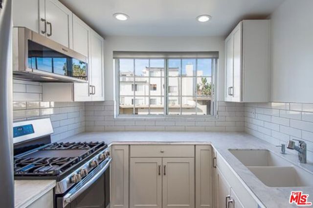 10608 Wilkins Avenue, Los Angeles CA: https://media.crmls.org/mediaz/af3af8bf-dc90-41da-bcf3-9238032ac18f.jpg