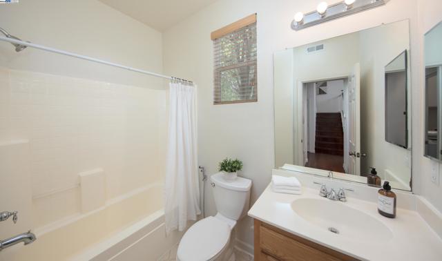 555 Centre Court Dr, Tracy CA: https://media.crmls.org/mediaz/af3baa7f-af25-4fbb-ba3c-fd4fed08c7c2.jpg