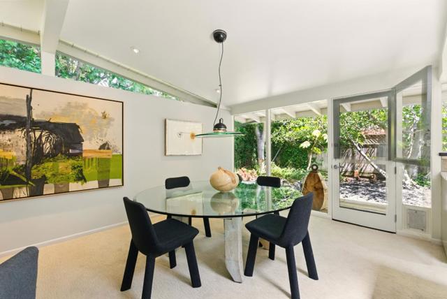 964 Colonial Lane, Palo Alto CA: https://media.crmls.org/mediaz/af3c2919-5958-4762-b69f-2983e57b13c2.jpg
