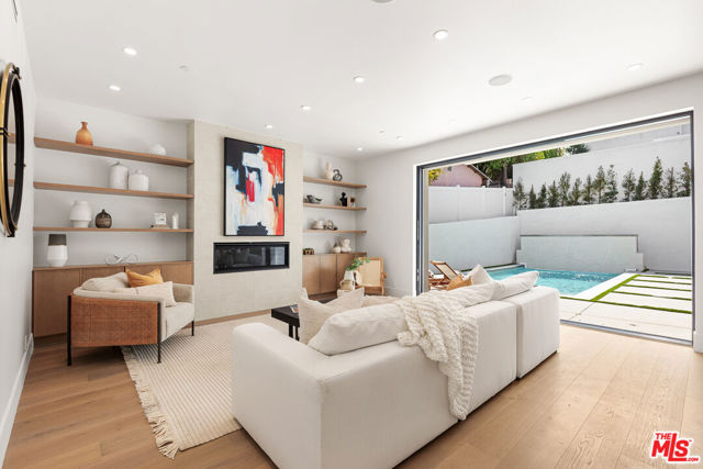 2565 Patricia Avenue, Los Angeles CA: https://media.crmls.org/mediaz/af3cb64e-1484-4733-a27c-527b5b71bf13.jpg