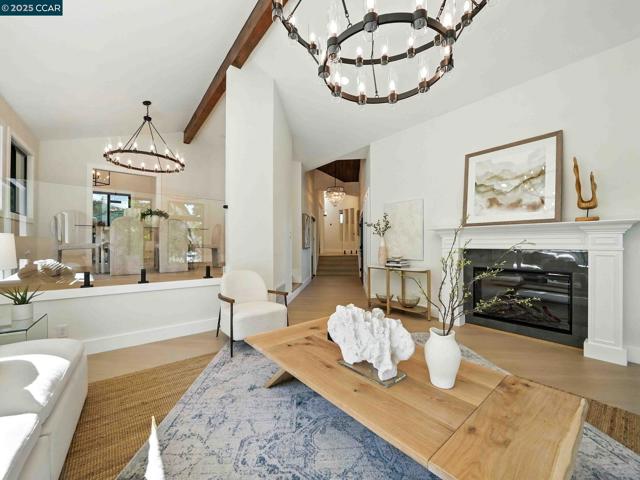 1542 Hillgrade Ave, Alamo CA: https://media.crmls.org/mediaz/af3e0c16-bde2-43da-bc95-9edd7af43500.jpg