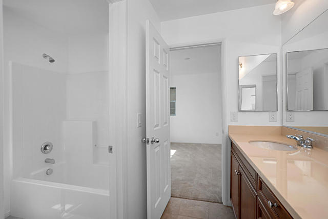 609 Calle Vibrante, Palm Desert CA: https://media.crmls.org/mediaz/af3e1682-293c-4973-b3a3-2477572cfc67.jpg