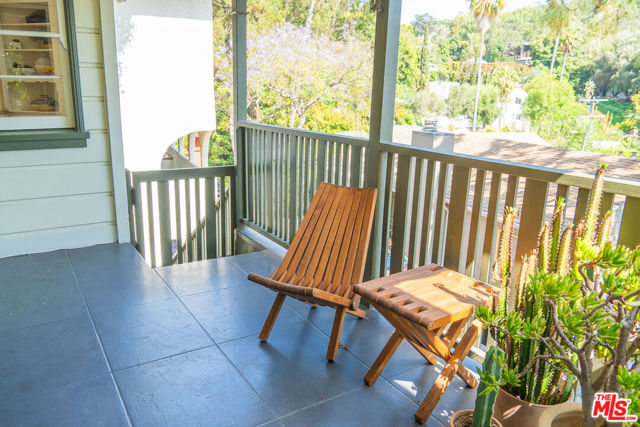 2434 Cazaux Place, Los Angeles CA: https://media.crmls.org/mediaz/af3e1a8b-db6b-437b-8d40-727bc3790b41.jpg