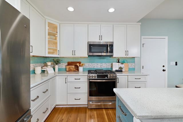 3703 Tomahawk Ln, San Diego CA: https://media.crmls.org/mediaz/af3e52d5-db34-4340-8bda-9ceb24ac759d.jpg