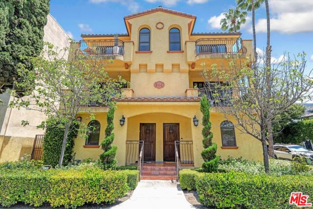 500 N Orlando Avenue, West Hollywood CA: https://media.crmls.org/mediaz/af3e763b-7cdd-4fe1-939e-797e0fd2bcaf.jpg