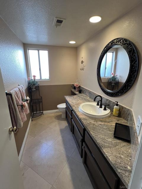 2377 Congressional Drive, El Cajon CA: https://media.crmls.org/mediaz/af3ee9ab-6bb0-417c-ad4b-ff435d546a0a.jpg