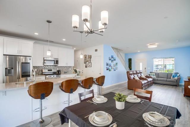1249 12Th, Imperial Beach CA: https://media.crmls.org/mediaz/af3f50d7-0f11-47fb-8ddd-10b99b75c9fc.jpg