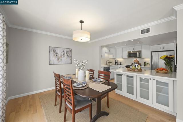 2000 Golden Rain Road, Walnut Creek CA: https://media.crmls.org/mediaz/af3f79ff-5b06-470e-8ba7-05743d2c970b.jpg