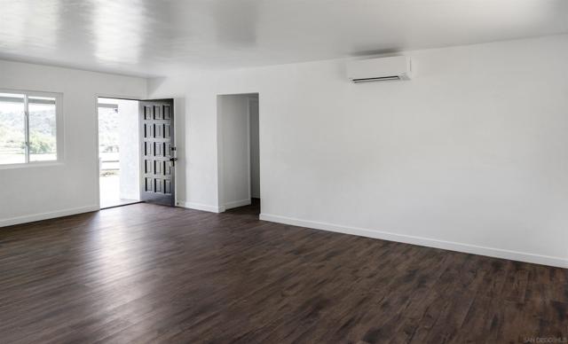 13504 Willow rd, Lakeside CA: https://media.crmls.org/mediaz/af3fbdb0-1587-410e-bcd2-8135aba01cc1.jpg