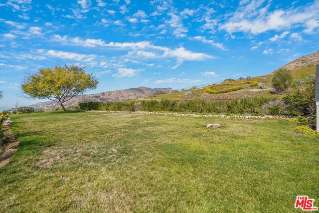 6277 Sea Star Drive, Malibu CA: https://media.crmls.org/mediaz/af3fcc54-81ff-4b72-ae7c-38750f90eddf.jpg