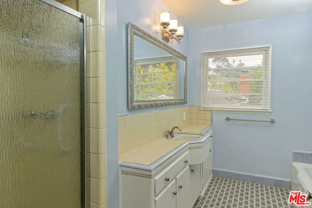 4188 Division Street, Los Angeles CA: https://media.crmls.org/mediaz/af4004e0-8c35-453c-97de-7d16a94bd59a.jpg